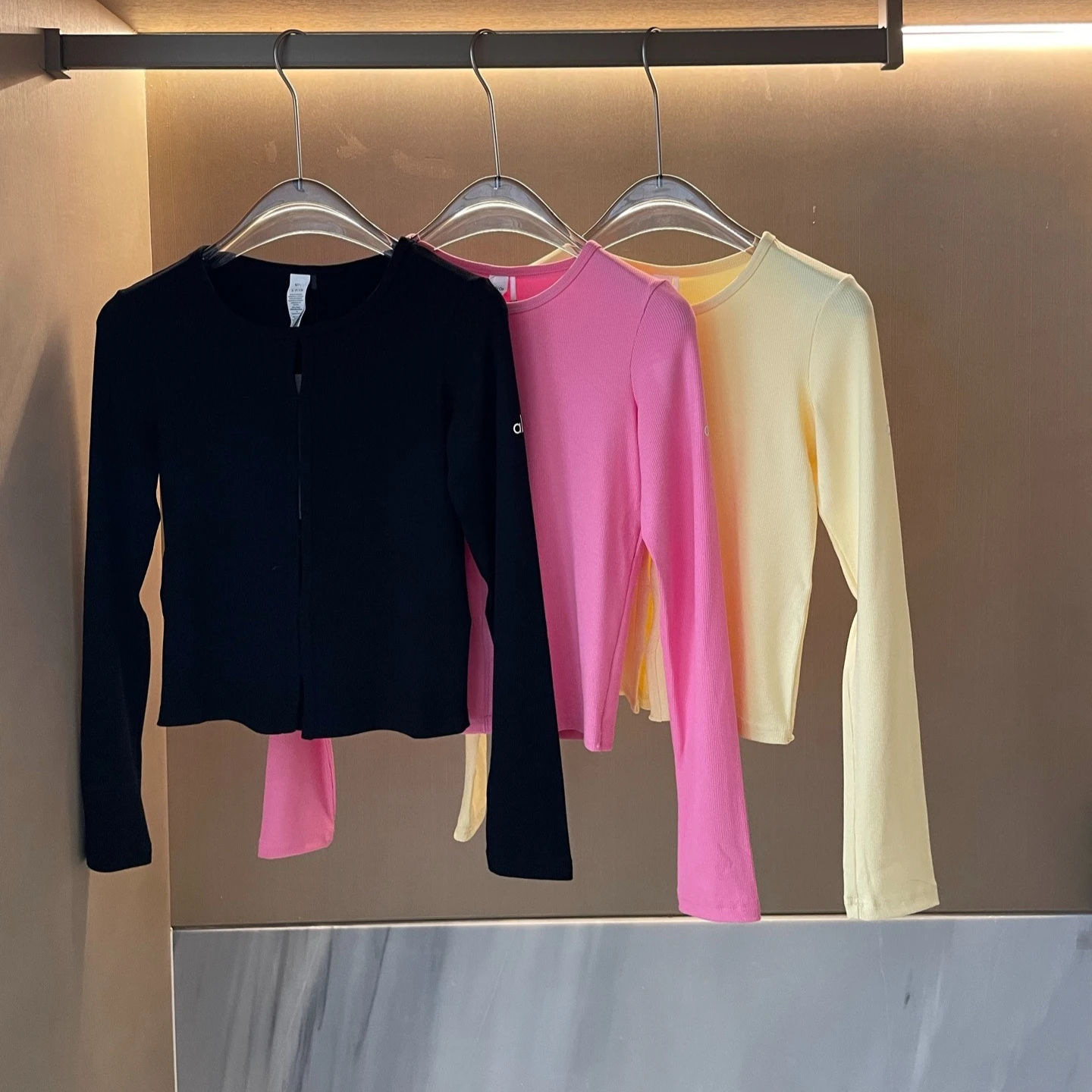 Women's Slim Fit Long Sleeve Y - Pilates & Yoga Vida review and price